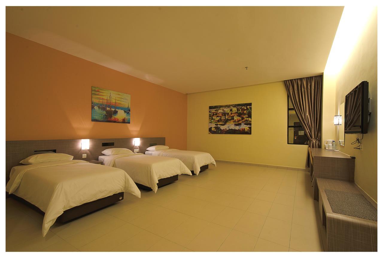 Prime City Express Hotel Keluang Exterior foto